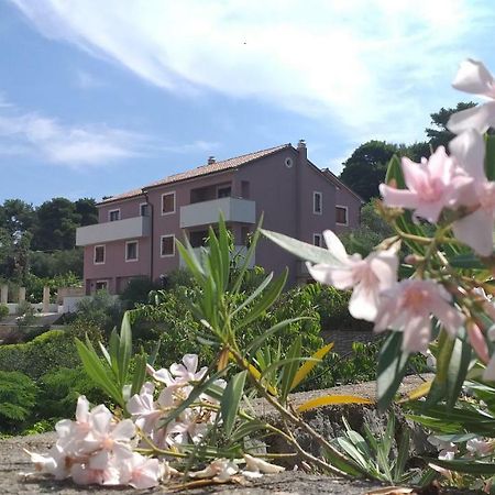 Amaryllis Residence, Apartment Diana & Deluxe Rooms With Shared Kitchen Veli Lošinj Buitenkant foto