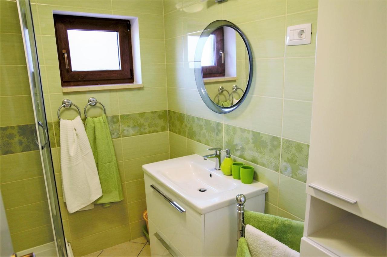 Amaryllis Residence, Apartment Diana & Deluxe Rooms With Shared Kitchen Veli Lošinj Buitenkant foto