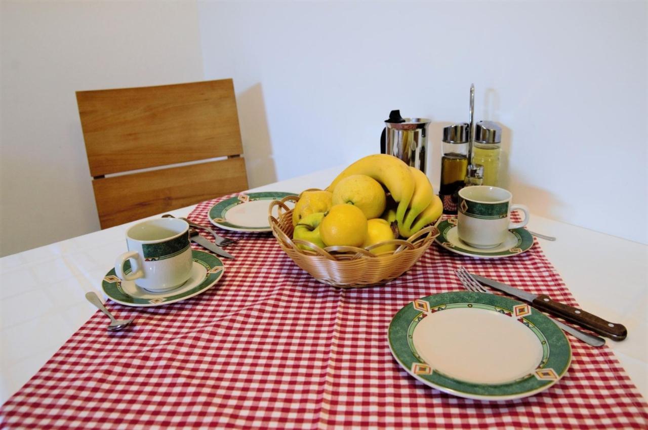 Amaryllis Residence, Apartment Diana & Deluxe Rooms With Shared Kitchen Veli Lošinj Buitenkant foto