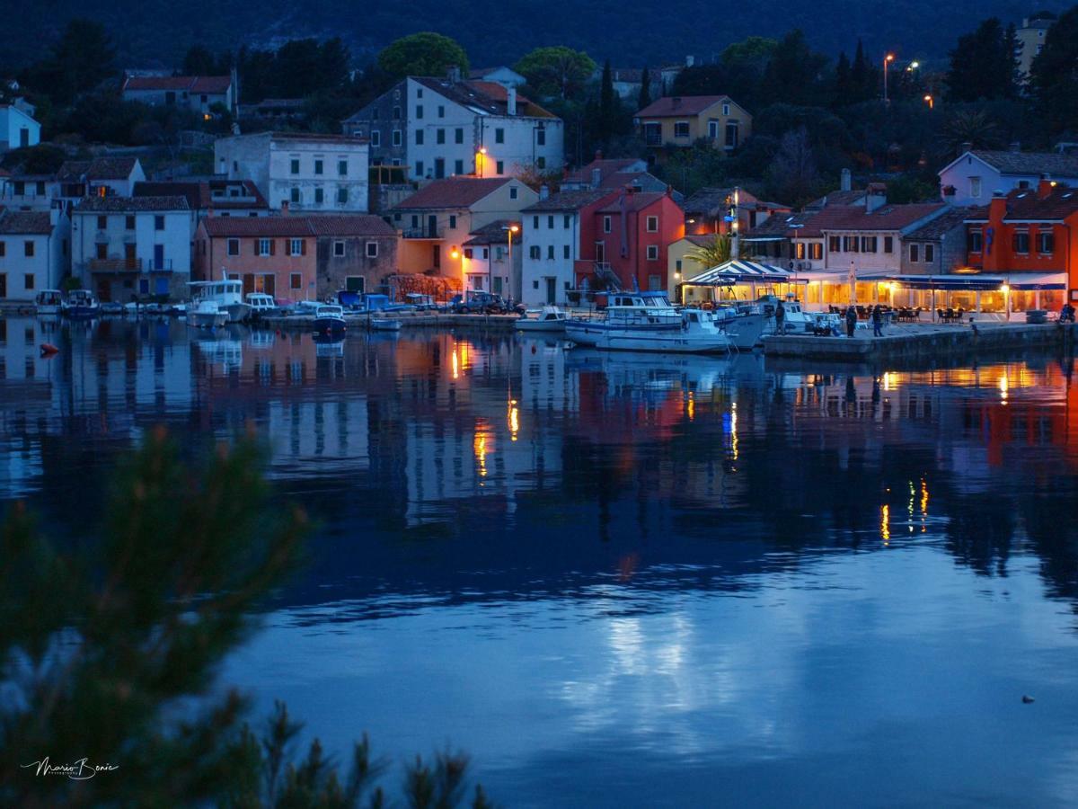 Amaryllis Residence, Apartment Diana & Deluxe Rooms With Shared Kitchen Veli Lošinj Buitenkant foto